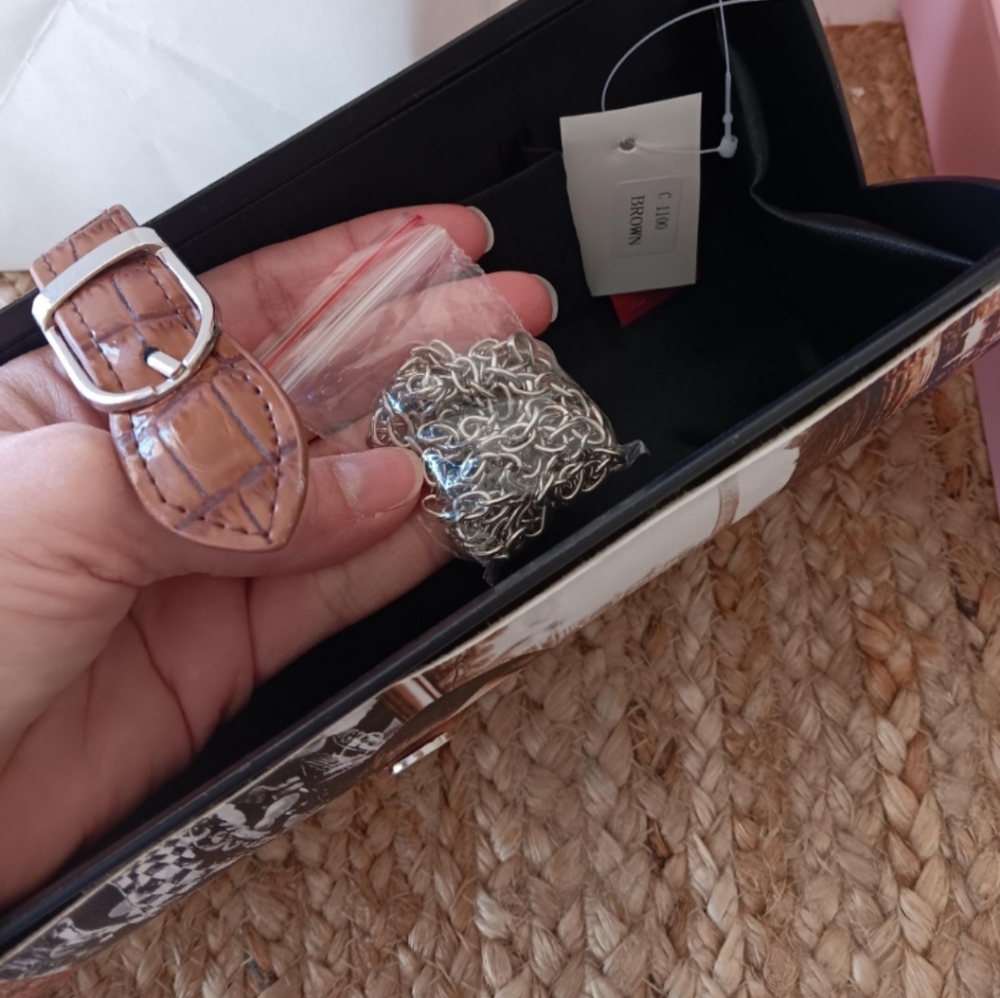 Handbag ๐ - Picture 4 of 4